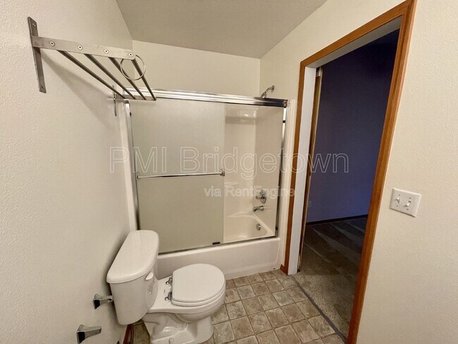 Building Photo - 4325 SE 79th Ave