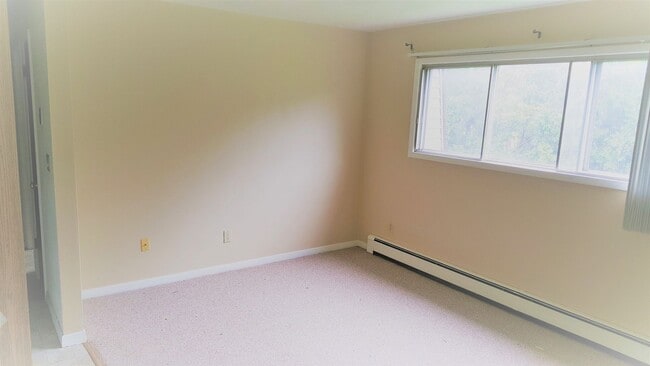 Building Photo - Coralville 1 Bedroom