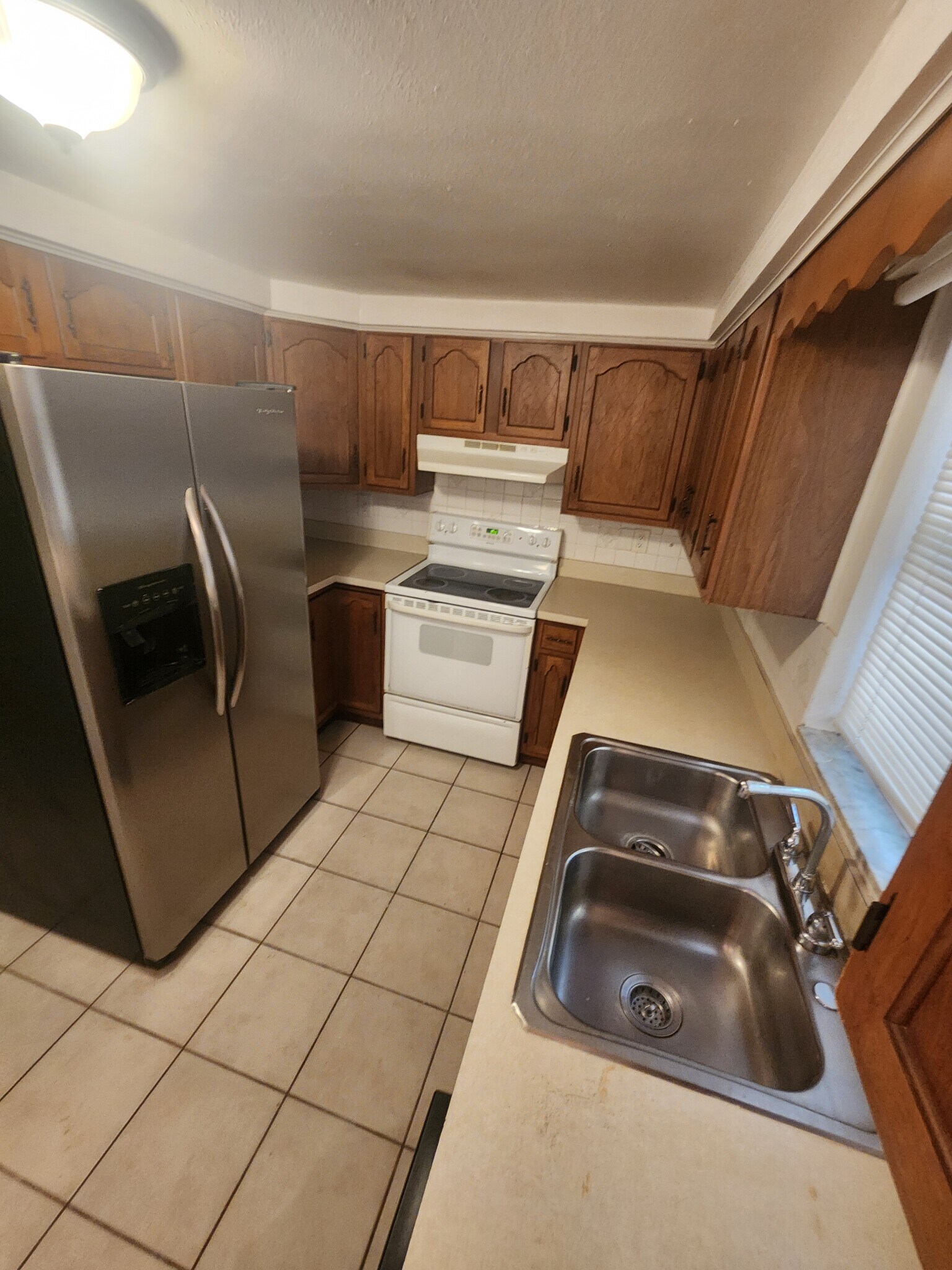 Kitchen - 7615 Tyson Dr