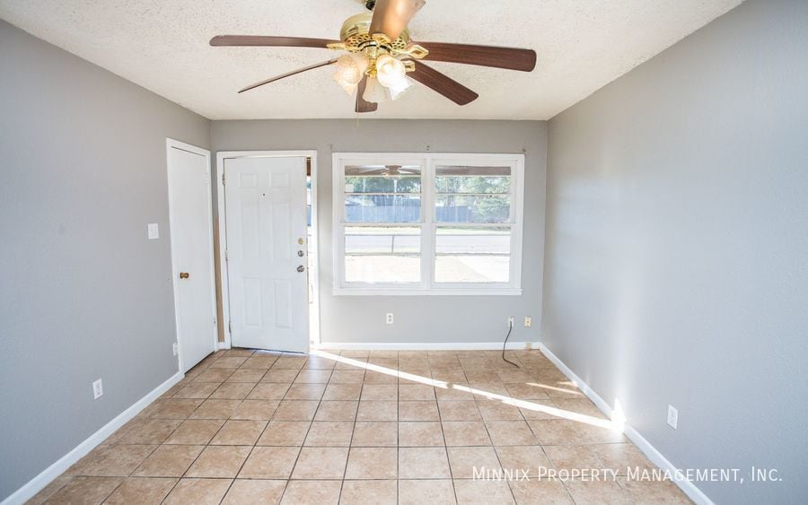 Building Photo - 5414 6th St