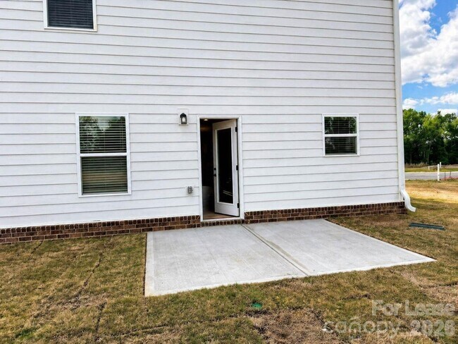 Building Photo - 524 Lively Cres