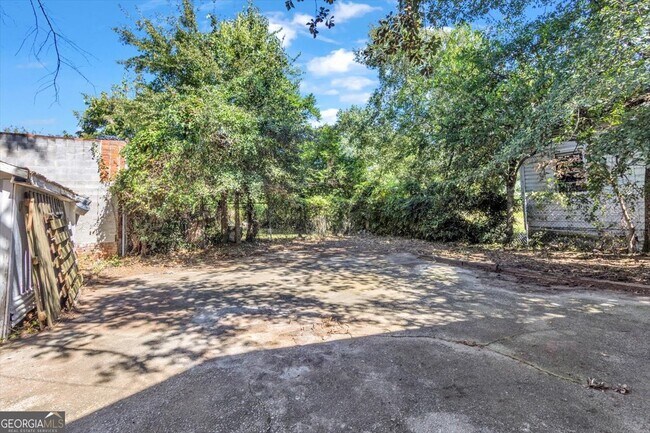 Building Photo - 1943 Heckle St