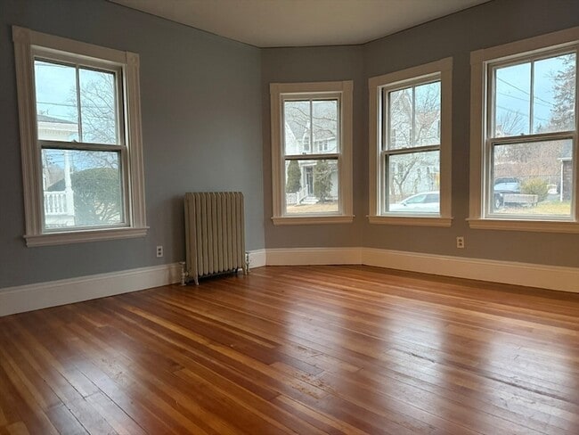 Building Photo - 5 Lothrop St