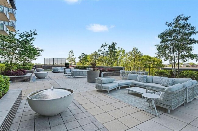 Building Photo - 788 West Marietta St NW