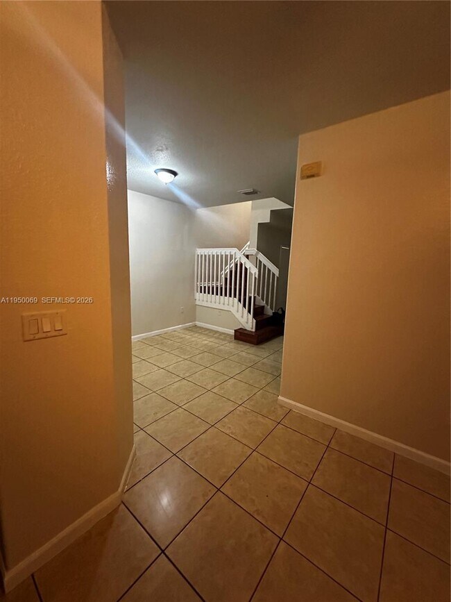 Building Photo - 2818 SE 15th Rd