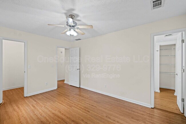 Building Photo - 4149 Oak Ferry Dr NE