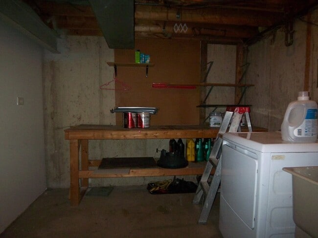Building Photo - 2071 Danbury Pl