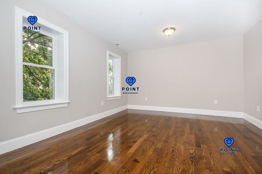 Building Photo - 220 Havre St