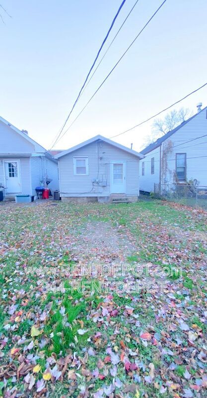 Building Photo - 1231 E Illinois St