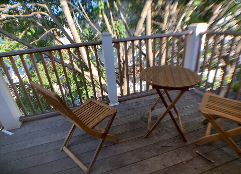 Building Photo - 197 College Ave