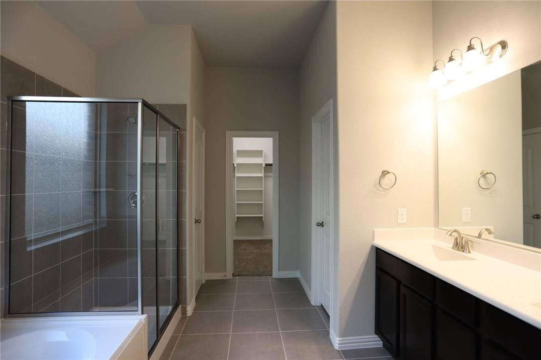 Building Photo - 15928 Holly Crk