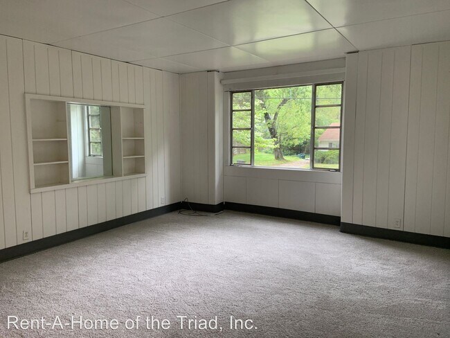 Building Photo - 2 br, 1 bath House - 2103 Dellwood Drive