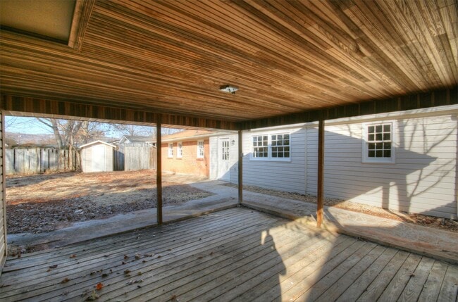Building Photo - 4015 Apollo Dr SW