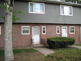Building Photo - 11 Camelot Dr