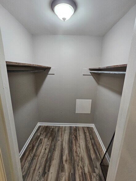 Building Photo - 5824 Brentwood Trce