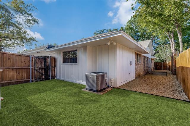 Building Photo - 10692 Pagewood Dr