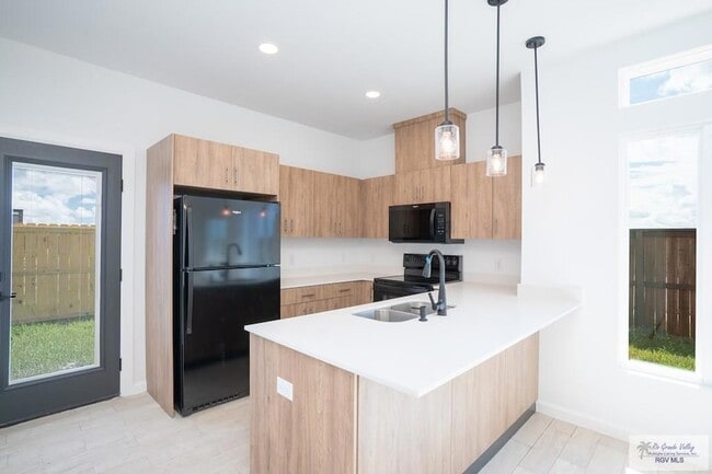 Building Photo - 3604 Hidalgo Cir