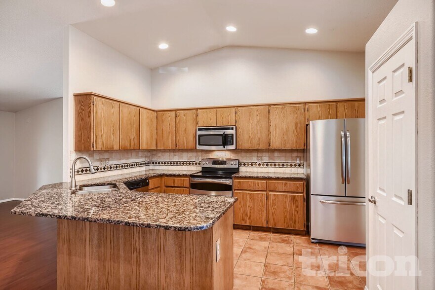 Building Photo - 16312 NE 12th St