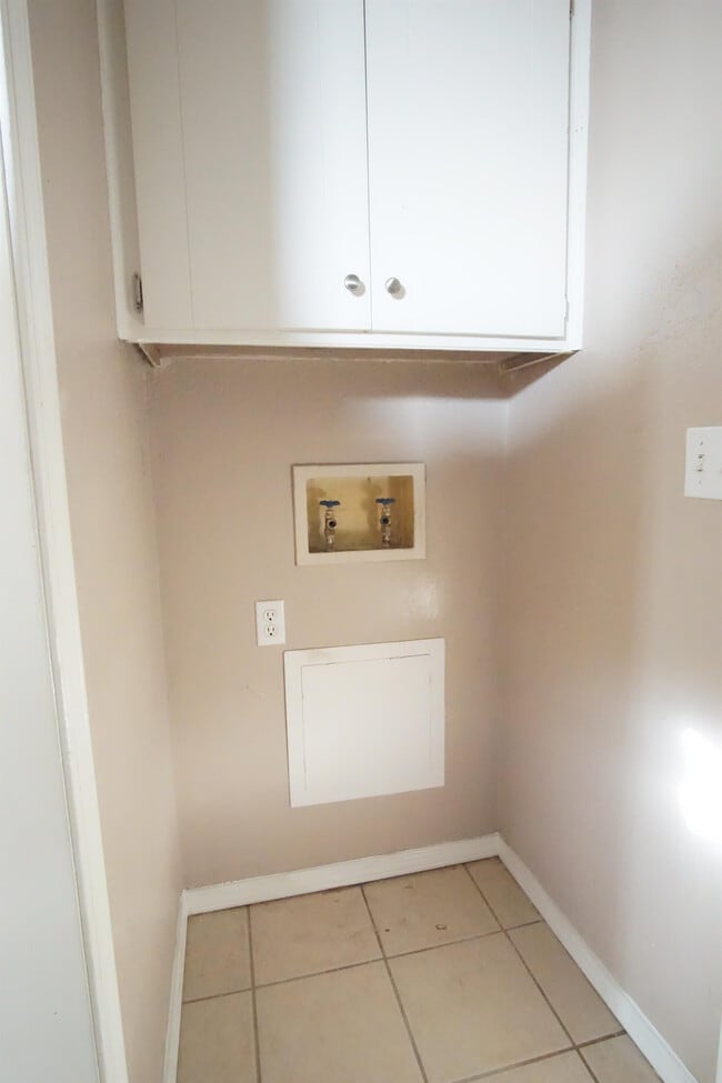Building Photo - 3108 Gwendolyn Ln