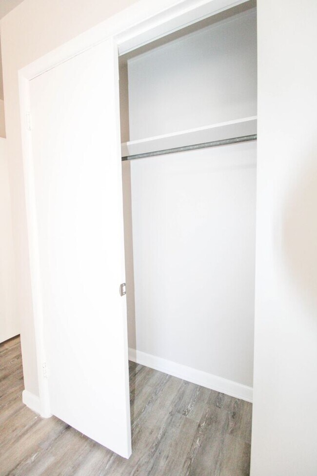 Building Photo - 434 Cosgrove St