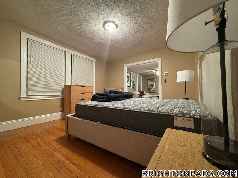 Building Photo - 18 Newcastle Rd