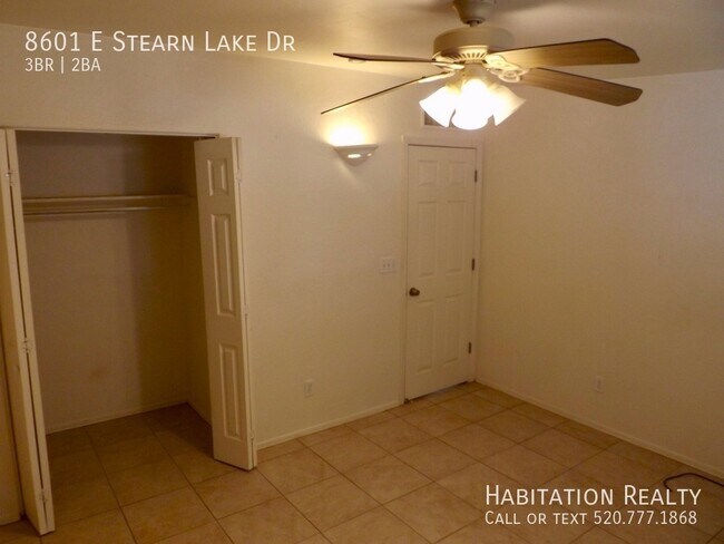 Building Photo - 8601 E Stearn Lake Dr