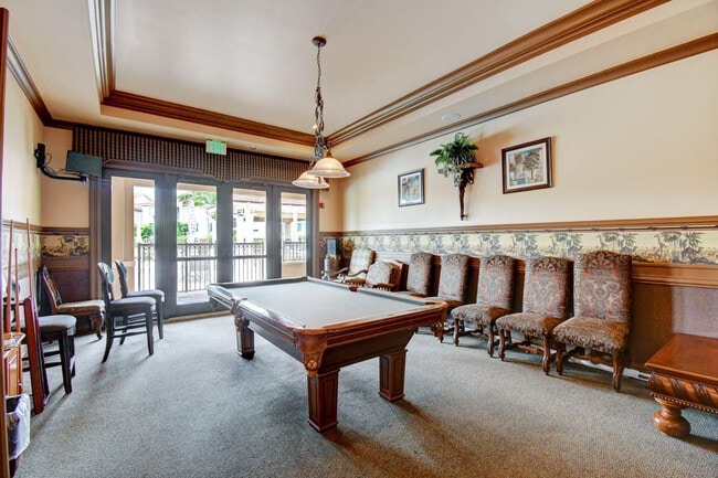 Building Photo - 723 Villa Cir