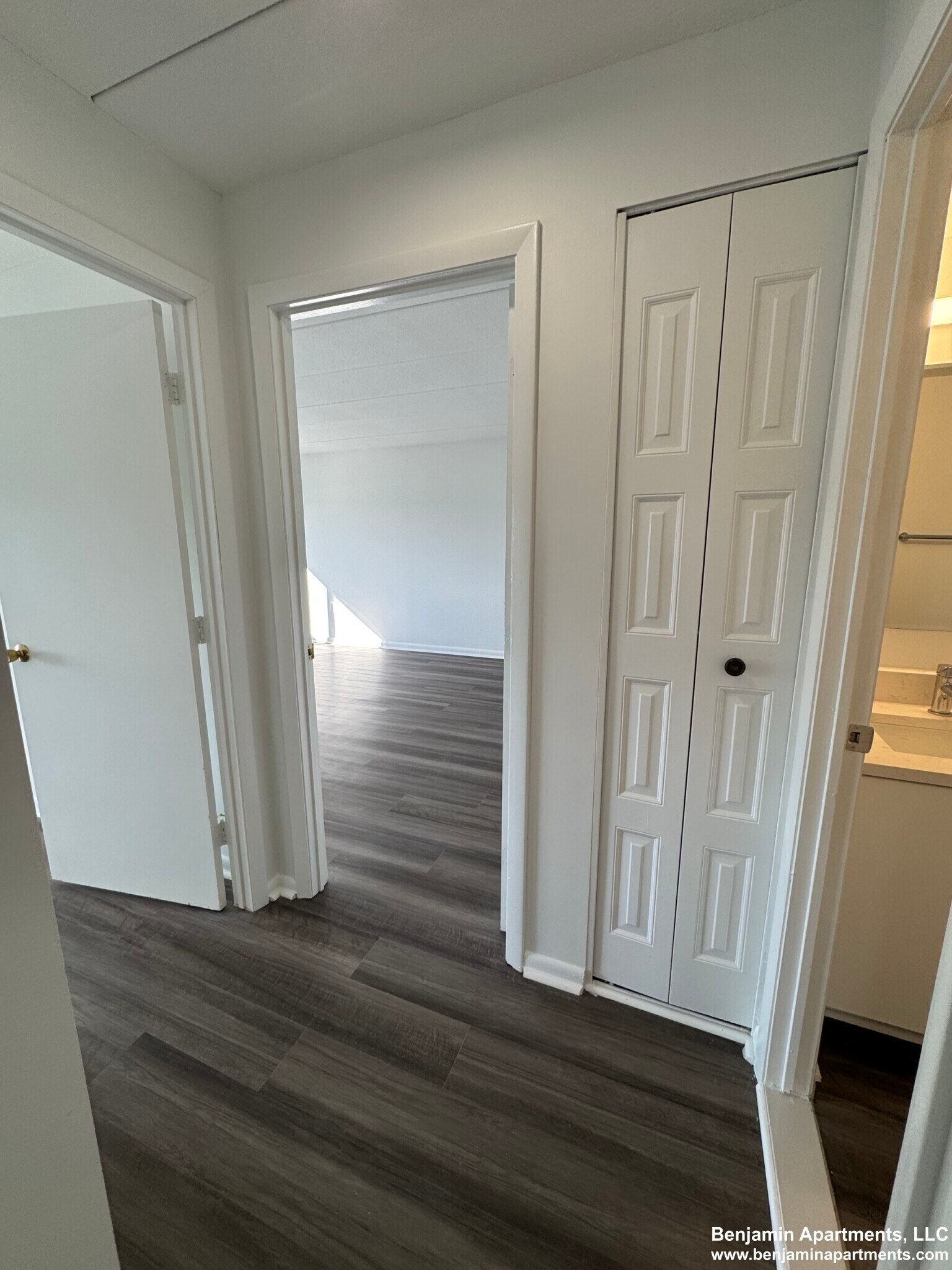 Building Photo - 51 Hill Rd