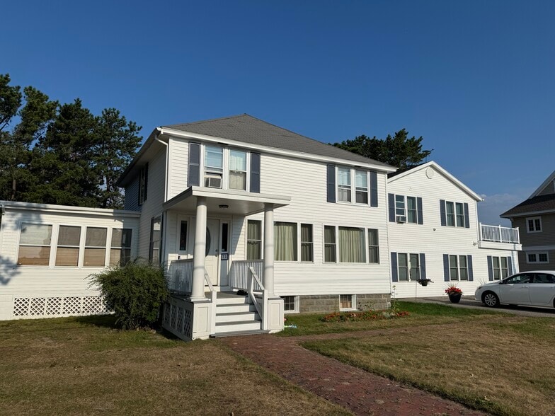 Primary Photo - 72 Oceanside Dr