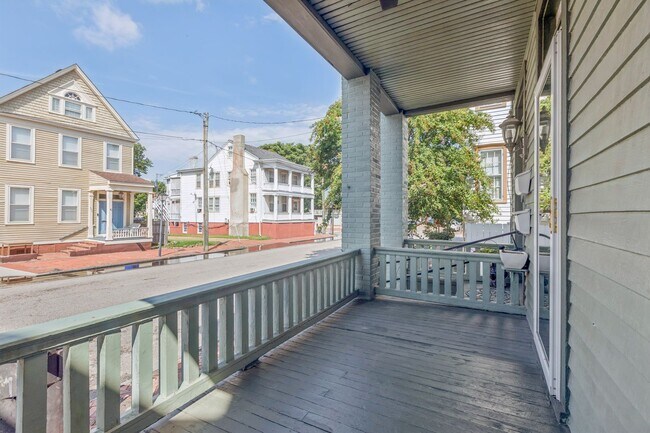 Building Photo - 437 Dinwiddie St