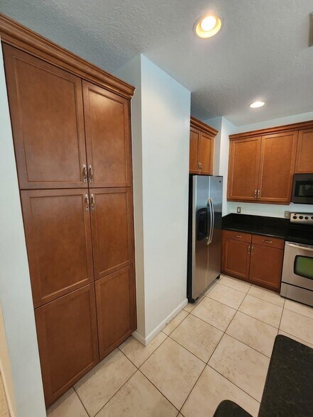 Building Photo - 460 Marbella Dr