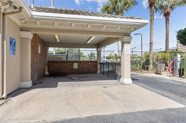 Building Photo - 501 Knights Run Ave