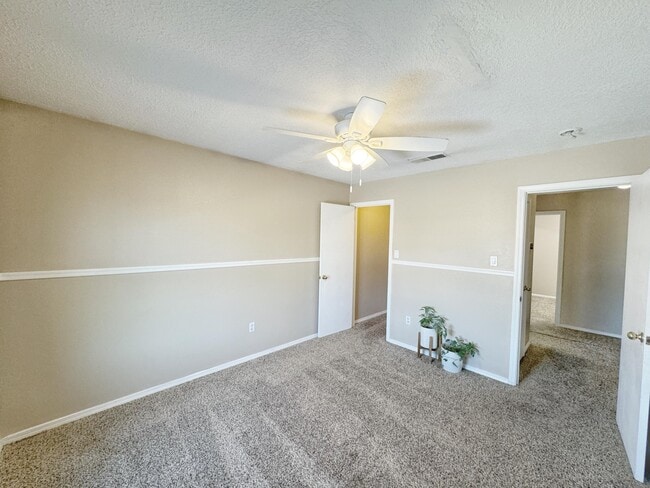 Building Photo - 9307 Vista Clara Loop NW