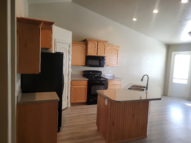 Building Photo - 8200 6900 W