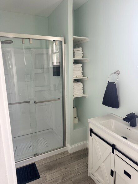 Building Photo - 919 Summer St