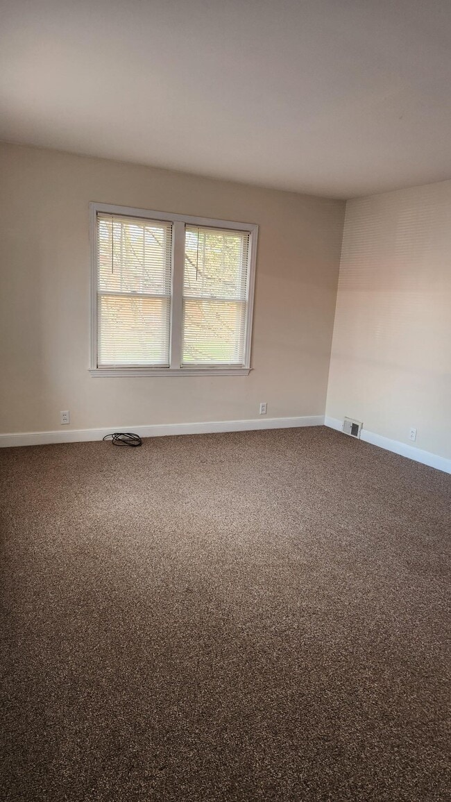 Building Photo - 515 Flambeau St