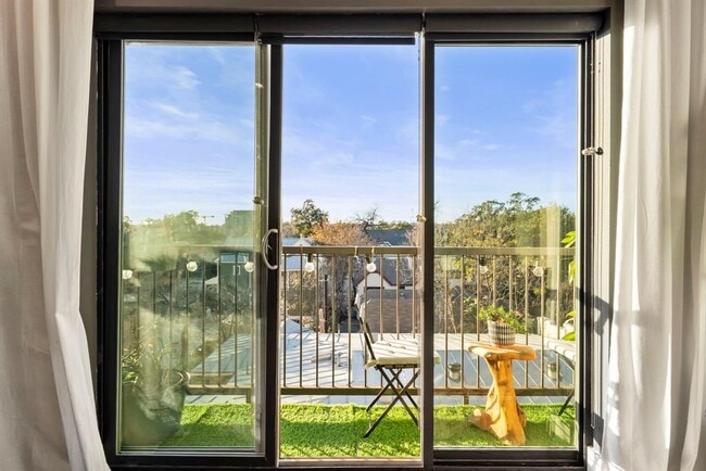 Building Photo - 908 Nueces St