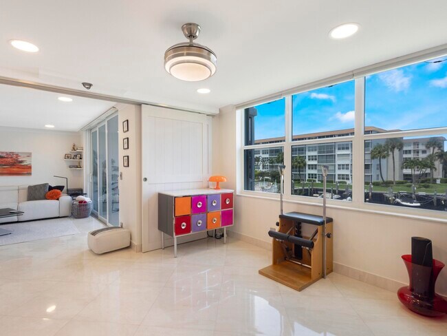 Building Photo - 2649 Florida Blvd