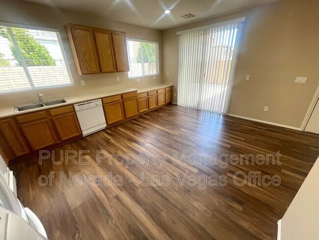 Building Photo - 9360 Fort Bayard Ave