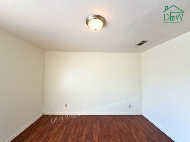Building Photo - 2-Bed, 1.5-Bath Townhome in Celina ISD - W/D Connections