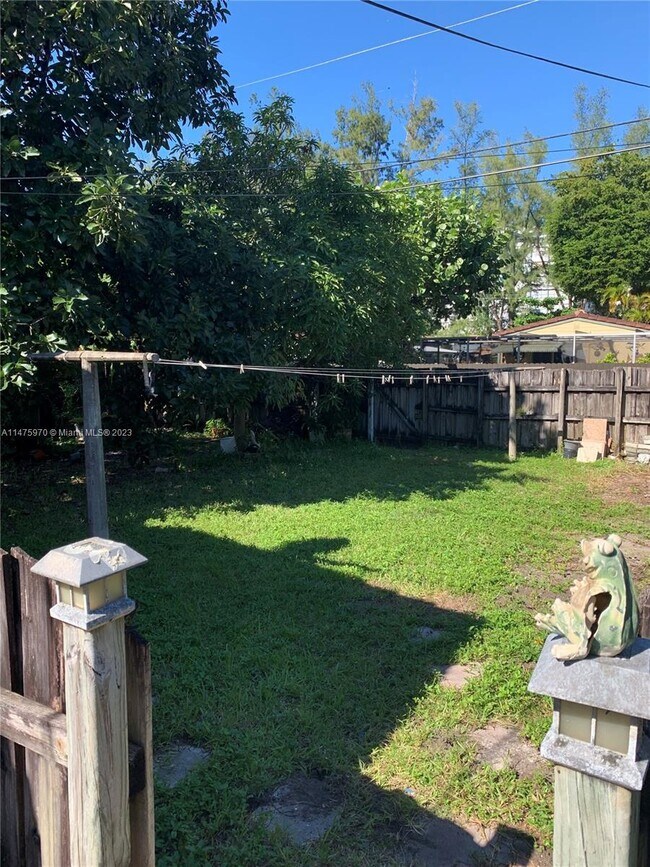 Building Photo - 1335 NE 182nd St