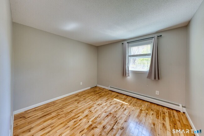 Building Photo - 371 Warrenville Rd