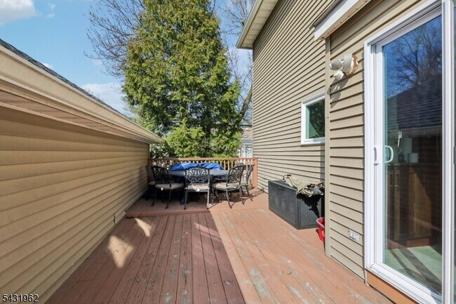 Building Photo - 210 Clarken Dr