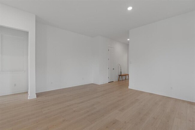 Building Photo - 20240 Smedley Dr