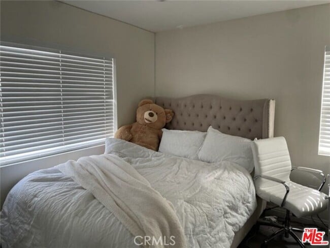 Building Photo - 9559 Firestone Blvd