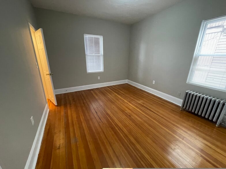 Building Photo - 46 Wildwood St