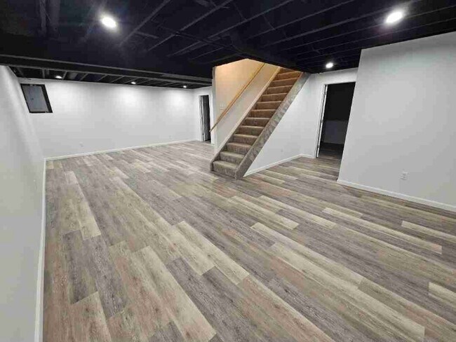 Building Photo - 758 Oleander Ct