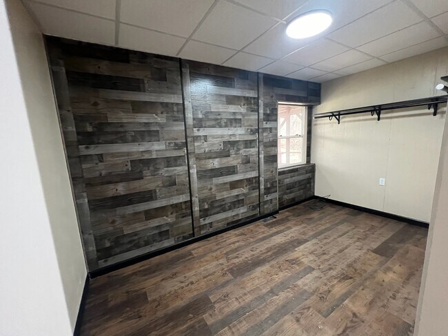 Building Photo - 1414 W Main St