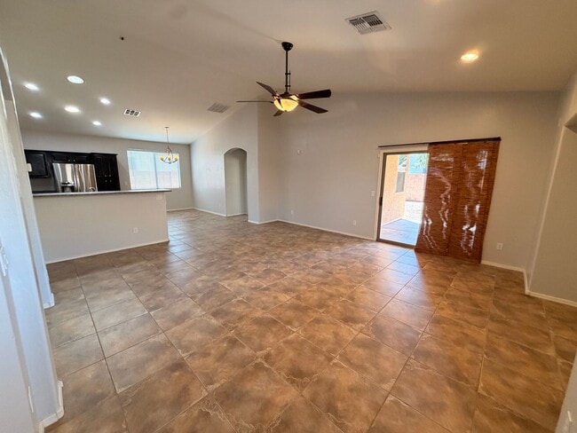 Building Photo - *NEW* Custom Paint/*NO* Carpet 3 BD/2 Bath Spacious Surprise Home!