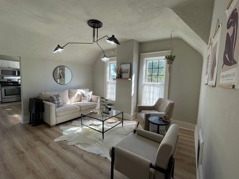 Building Photo - 502 Woodworth Ave